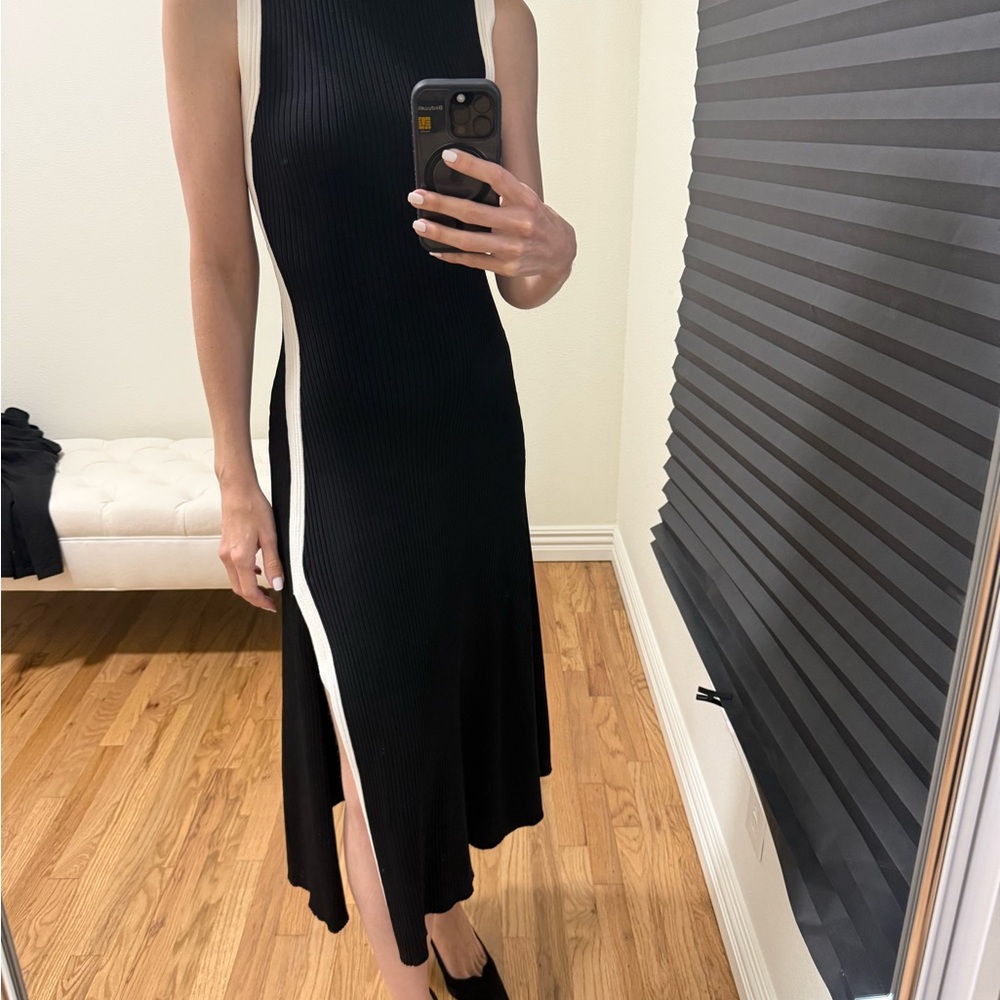 Elegant Black and White Sleeveless Dress